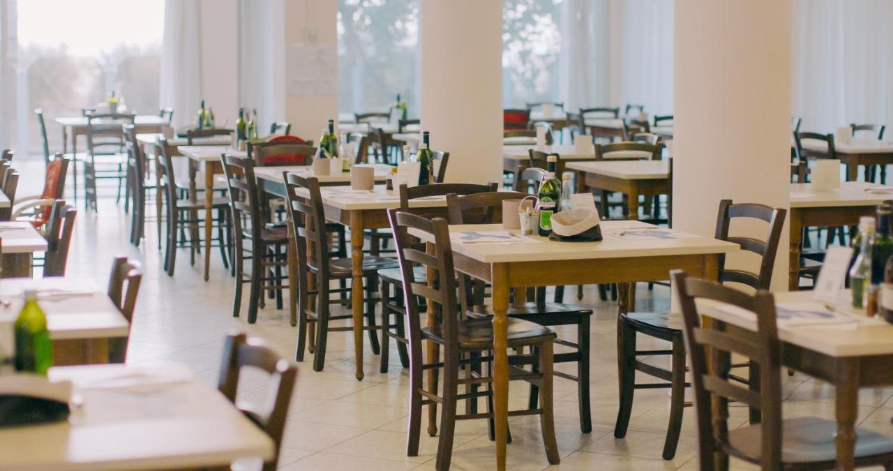 Hotel Beverly Rimini Bagian luar foto