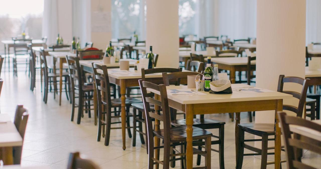 Hotel Beverly Rimini Bagian luar foto