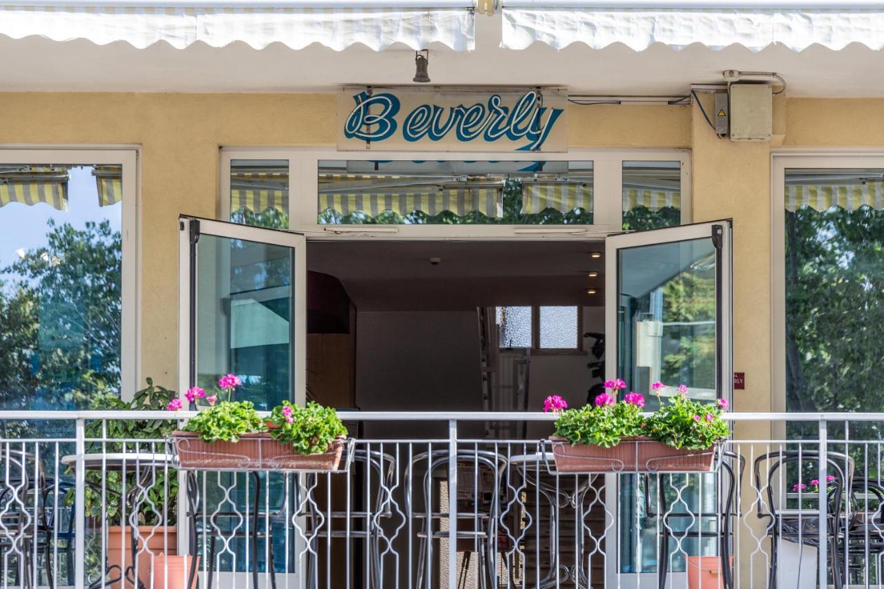 Hotel Beverly Rimini Bagian luar foto